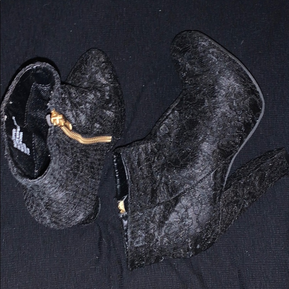 low black lace heel boots